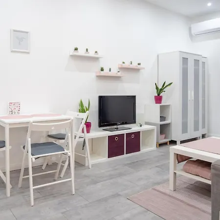 Maja's Sweet Little With Free Parking And Air Condition Boedapest