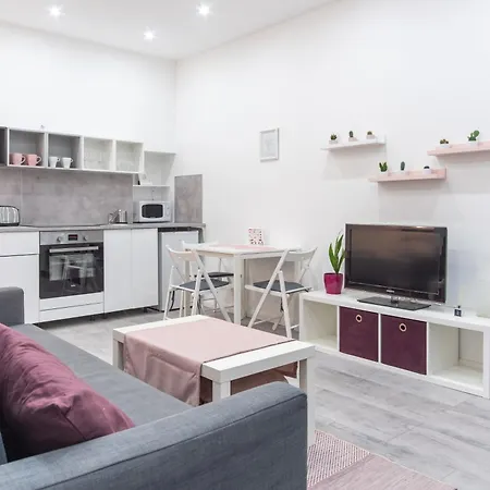 Maja's Sweet Little With Free Parking And Air Condition Appartement