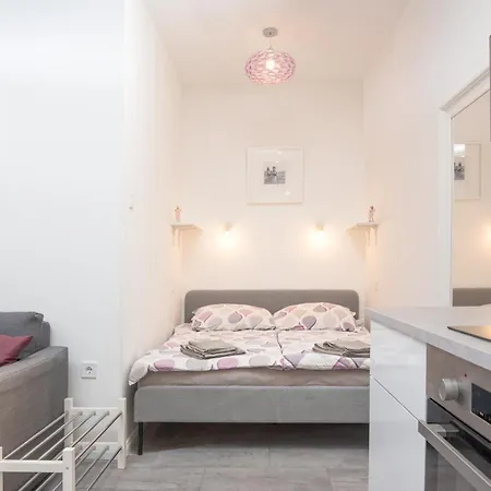 Maja's Sweet Little With Free Parking And Air Condition
